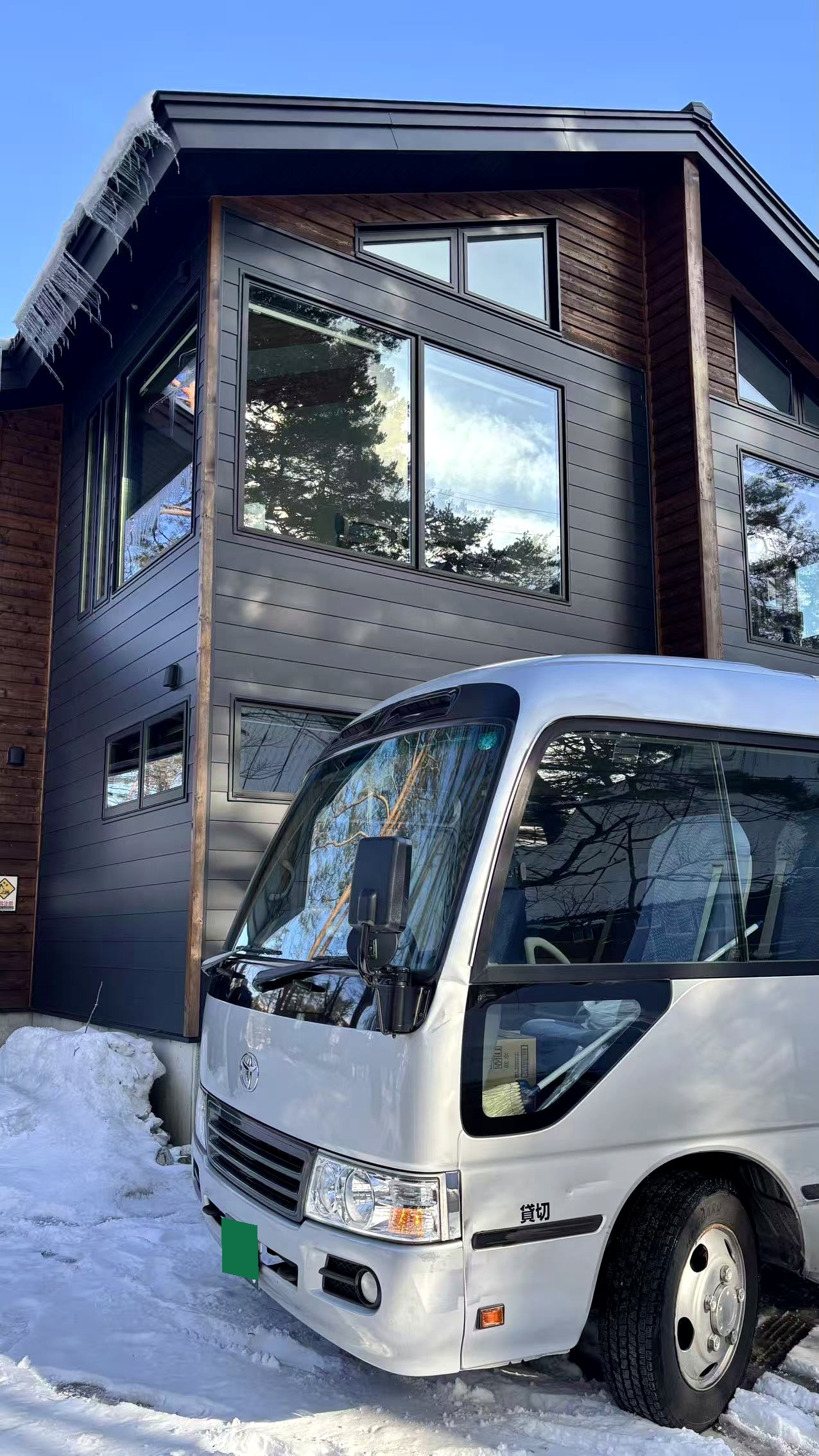 18-seat microbus airport group transfer