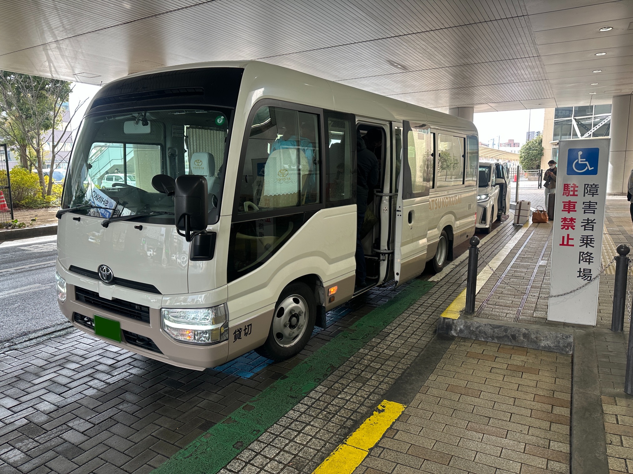 18-seat private microbus for Narita, Nagano and Hakuba group transfers